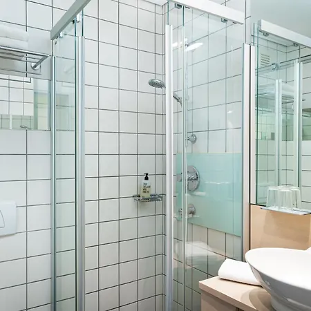 Flussbett Hotel 3*