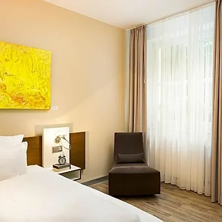 Flussbett Hotel